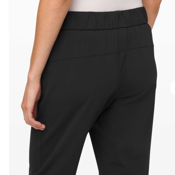 ❤️ Lululemon On the Fly Jogger Size 2 Black NWOT - Picture 3 of 5